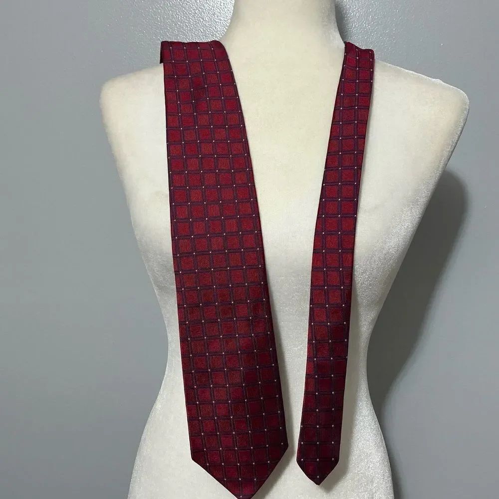 BROOKS BROTHERS 346 Men's Red/Blue/Silver Silk Necktie USA Designer Geometric
